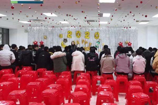 江苏美彩国际涂装开展庆元旦迎新年活动